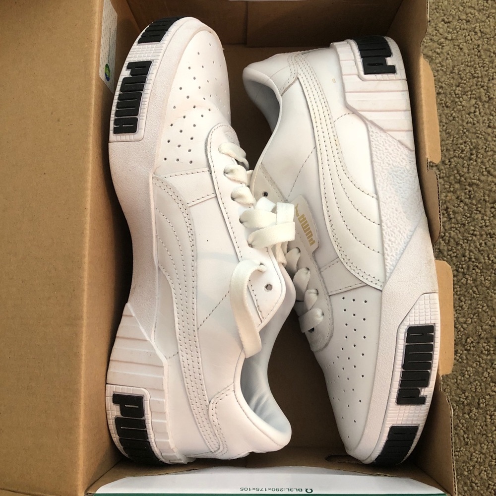 Size 7 Puma sneakers